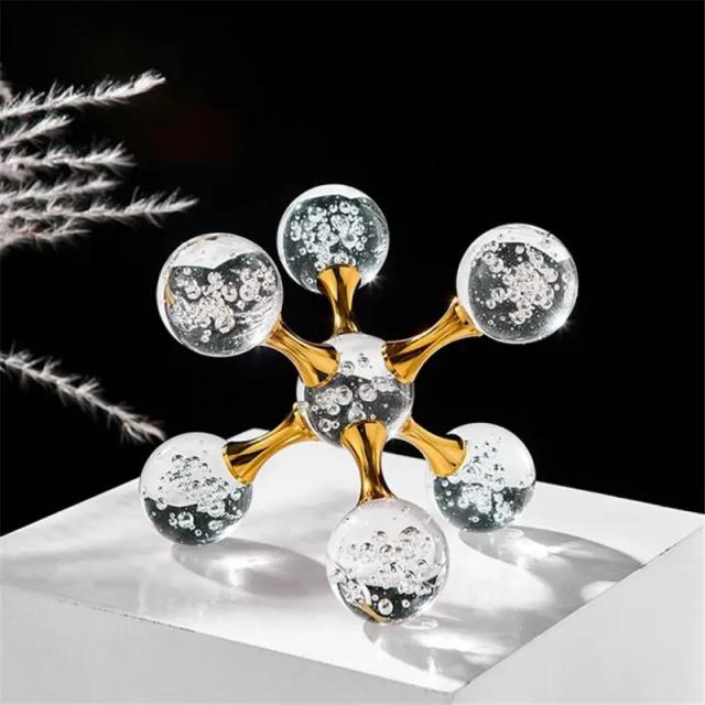Bolas Decorativas Confortáveis em Metal: Elegância Simples para o Seu Lar