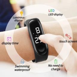 Pulseira esportiva inteligente com tela colorida para homens e mulheres, relógio de silicone impermeável com toque, freqüência cardíaca, corrida e natação, LED M3 - Image 2