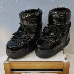 Botas de plataforma feminina 2025 botas de esqui de inverno mulher antiderrapante couro do plutônio à prova dwaterproof água botas de neve preto esponja algodão forrado tornozelo botas - Image 1
