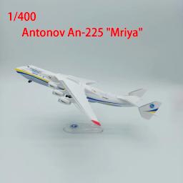 Avião de plástico de 1/400 escala, colecionável de adultos, mini brinquedos para meninos, modelo de amostra estática, disponível em-225 polegadas - Image 1