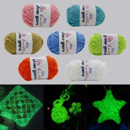 Fios luminosos de poliéster para tricô, Brilham no fio escuro, fios grotescos, tricô, crochê, tecido, tapete, suéter, chapéu, artesanato de bricolage, 50g - Image 1