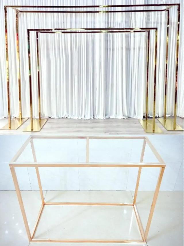 Conjunto de 3 Peças: Banner de Boas-Vindas e Decoração Floral para Festa de Aniversário com Arco de Balões e Suporte para Sobremesas