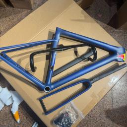 Quadro de bicicleta de estrada de fibra de carbono T1000 de grau de competição ultraleve Sl8 através do eixo 700C freios a disco - Image 2