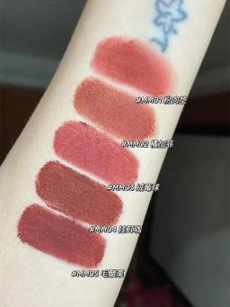 Em você Party Lip Lama, Acabamento Branco Fosco, Lipclay Canning, Urso de Morango, Batom Articulado, Peludo, Mo Mao, Festa, Outono e Inverno - Image 5
