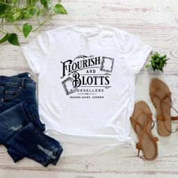 T-shirt de loja mágica para mulheres, HP Bookish Gift, camiseta escola mágica, camiseta viagem universal, roupa vintage, livro nerd - Image 2