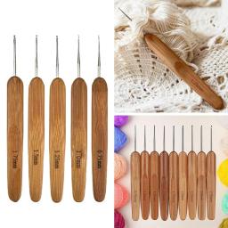Agulhas ergonômicas de crochê com cabo de madeira de bambu Ganchos de crochê Fios de tecer Tamanho pequeno Artesanato Ferramenta de costura DIY - Image 3