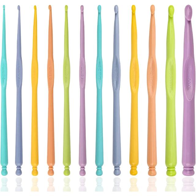 Conjunto Colorido de Agulhas de Crochê Plástico 2.0-10.0mm com 12 Ganchos para Criação de Cachecóis e Luvas DIY