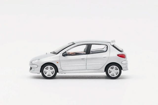 Carro DCT 1:64 Modelo Fundido nas Cores Vermelho, Verde, Azul e Preto