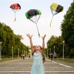 Paraquedas de mão para crianças, Fly Parachute Sport com mini soldado, Crianças presentes educativos, Brinquedos engraçados ao ar livre, 1pc - Image 4