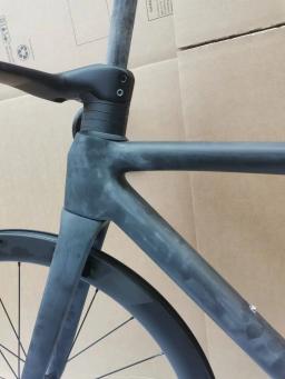 2024 novo quadro de carbono para bicicleta de estrada mais leve, todo o fio interno, grupo eletrônico, tubo de cabeça reniflador de velocidade, conjunto de quadros de carbono 700c - Image 2