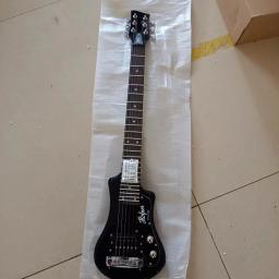 High Quyality Easy Taking Travel Guitar 34 Polegada 6 Cordas Mini Guitarra Elétrica High Gloss Black Color Free Cotton Soft bag - Image 2