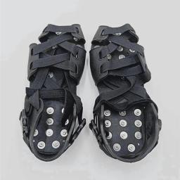 Grampos de Escalada Antiderrapantes, Grips de Gelo Profissionais, Chaveiros De Aço Inoxidável, Equipamento Ao Ar Livre, Inverno, 32 Studs, 1 Par - Image 3