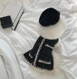 Ins novo preto e branco tecido sem mangas casaco cão casaco gato roupas para animais de estimação das senhoras roupas para cães de luxo designer roupas para cães - Image 1