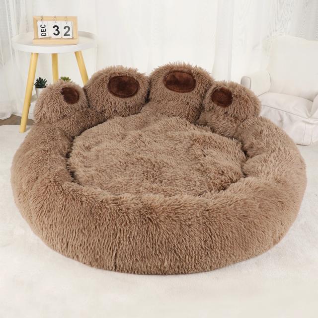 Accessoires confortables pour petits chiens : canapés, tapis, niches et paniers doux et lavables