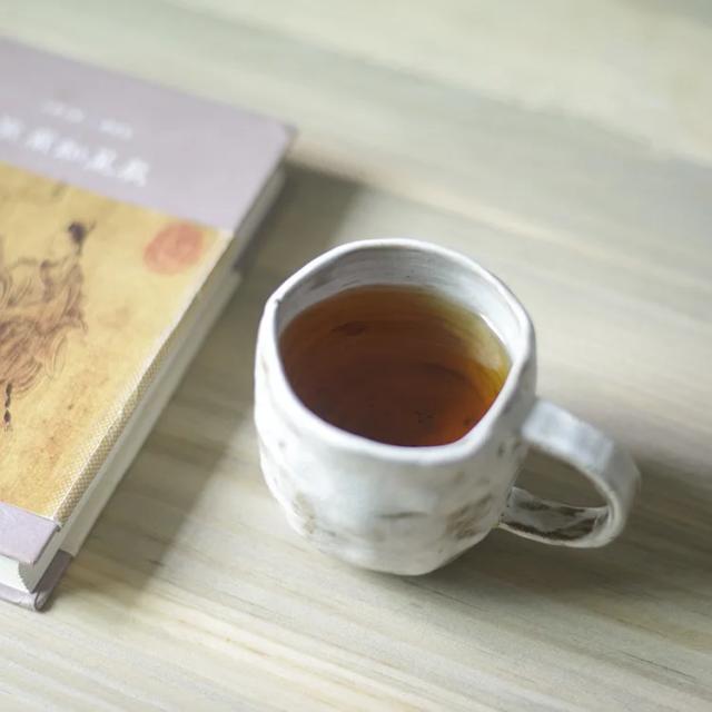 Caneca de Cerâmica Grossa Japonesa Artesanal: Criativa e Retro para Café e Chá