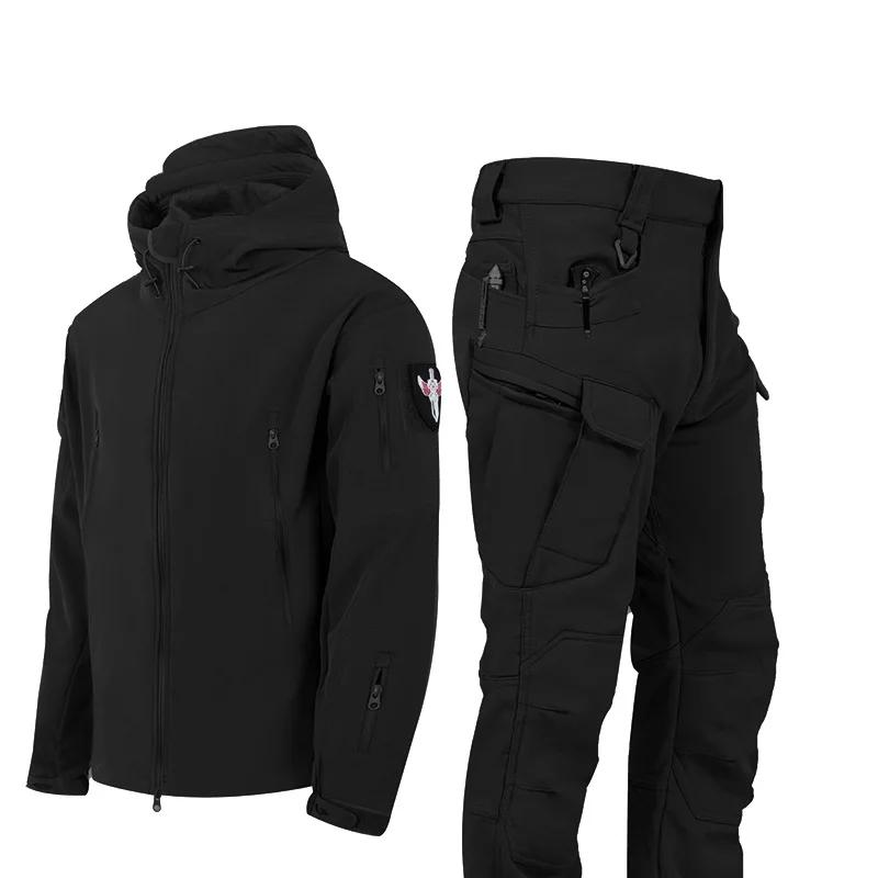 Conjunto de jaqueta impermeável com capuz, casca macia, pele de tubarão, calças de carga à prova de vento, terno multi-bolsos, uniformes, 2 peças - Image 1