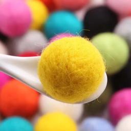 Bolas redondas de feltro de lã para decoração de casa DIY, pompons de cores mistas, presentes de Natal, 20 mm, 10 unidades por lote - Image 1