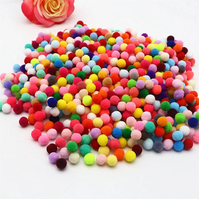 Pompons Fluffy para Decoração: Variedade de Tamanhos de 8mm a 30mm para Artesanato e Estilo em Casa