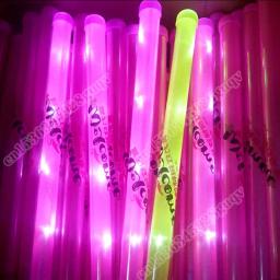Colorful RGB LED Glow Sticks, Cheer Tube, Dark Light para o Natal, Aniversário, Fontes de festa de casamento, Bulk, 10 Pcs, 30Pcs - Image 4