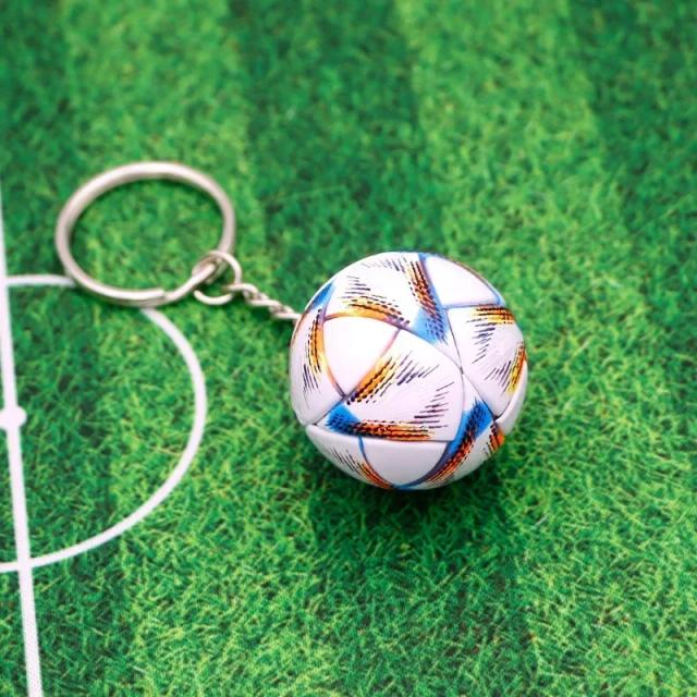 Chaveiro Tridimensional de Futebol em Couro Sintético: Presente Perfeito para Fãs de Esportes