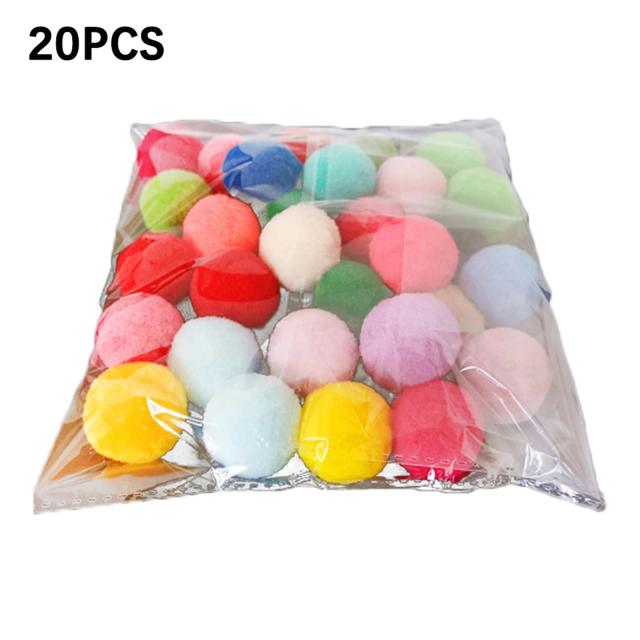 Brinquedos Interativos para Gatos: Jogos Criativos com Mini Pompoms e Bolas de Pelúcia em Conjuntos de 10, 20 e 30 Peças