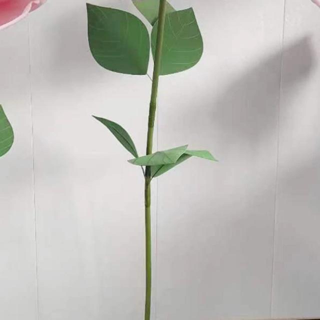 Flores de Papel Gigantes com Base de Metal e Madeira para Decoração de Casamento e Eventos ao Ar Livre