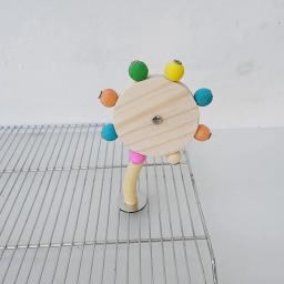 Brinquedo engraçado poleiro com bolas rotativas Suporte interativo de madeira para pássaros Papagaio colorido forrageamento, Moinho de vento giratório para pombinhos - Image 4