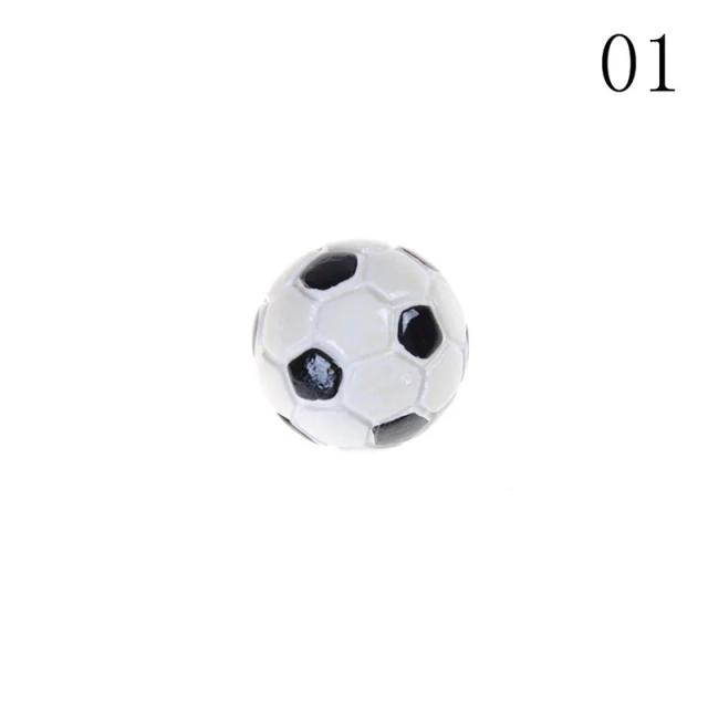 Miniaturas de Esportes em Dollhouse: Bolas de Futebol e Basquete para Decoração e Brincadeira 1:6 e 1:12