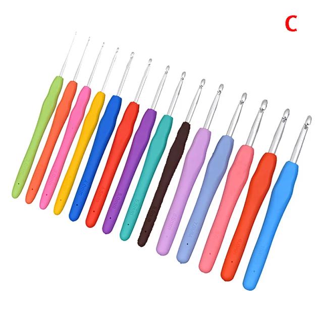 Conjunto de Ganchos de Crochê Ergonômicos em Cores Variadas com Agulhas de Tricô de 2 a 10mm - 1 Peça