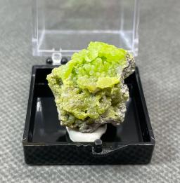 Novo! Espécimes Minerais Piromorfita Raros Naturais, Coleção Pedras Preciosas, Cristais De Quartzo, Tamanho Da Caixa 3.4 cm, 100% Natural - Image 1