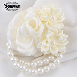 Marfim creme seda flor pulseira para menina, dama de honra casamento pulso corsage, casamento festa proom, mão flor pérola pulseira - Image 1