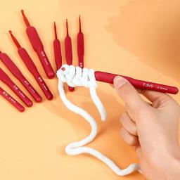 Alumínio mão tricô agulhas, Red Crochet gancho, Silicone Handle, Weave artesanato ganchos, crochê, 2mm, 2.5mm, 3mm, 3.5mm, 4mm, 4mm, 5mm, 5 milímetros, 6 milímetros, 1PC - Image 3