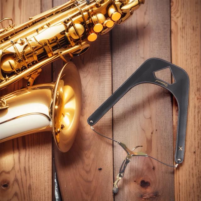 Correia de couro ajustável para saxofone com chicote duplo para ombros, ideal para músicos.