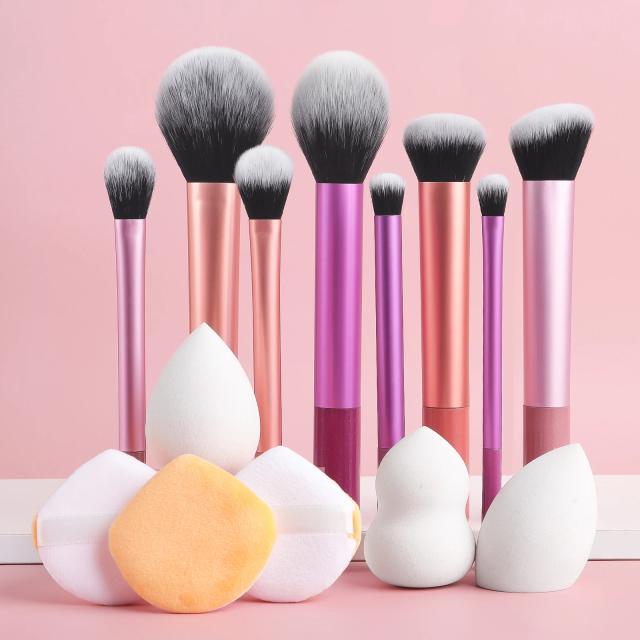 Conjunto Completo de Maquiagem: 28 Peças com Pincéis Profissionais, Produtos de Higiene e Esponjas para Aplicação