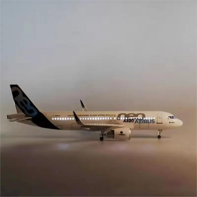 Modelo Airbus A320 NEO 1:80 Escala 47cm com Luzes e Rodas para Colecionadores