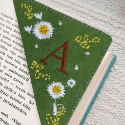 🔖Marcador de canto elegante personalizado bordado à mão, quatro estações, artesanato infantil divertido, quatro estações, 26 letras - Image 1