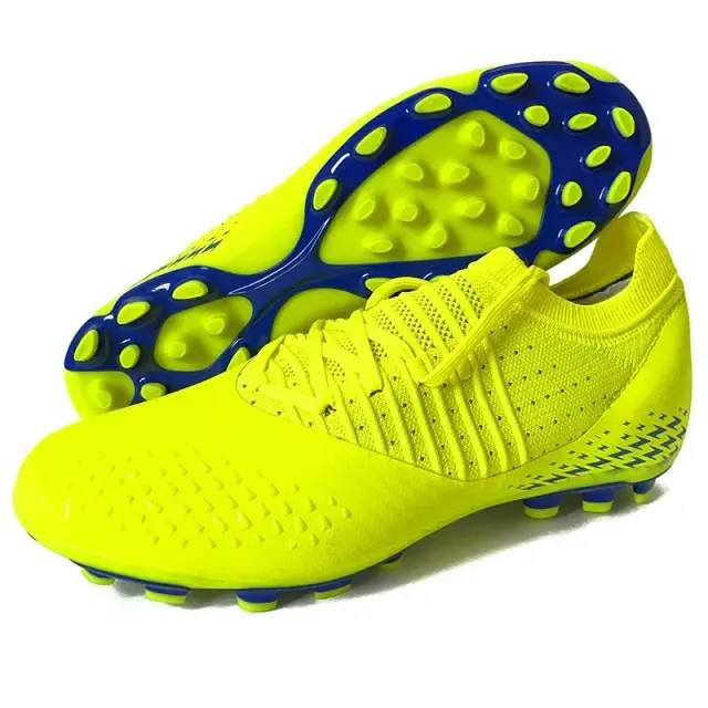 Chuteiras de Futebol Profissionais com Picos Longos para Homens - Antiderrapantes para Treinamento em Relvado e Futsal