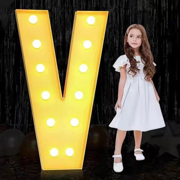 Luz LED em Forma de Carta para Uma Surpresa Romântica em Decorações de Aniversário e Coquetéis com 120cm de Atmosfera Encantadora