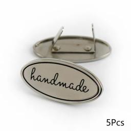 Hand Made Metal Labels para Costura, Ouro e Cor Prata, Etiquetas de vestuário para sacos e bolsa, Feito à mão, letra impressa, DIY, 5 PCs - Image 4