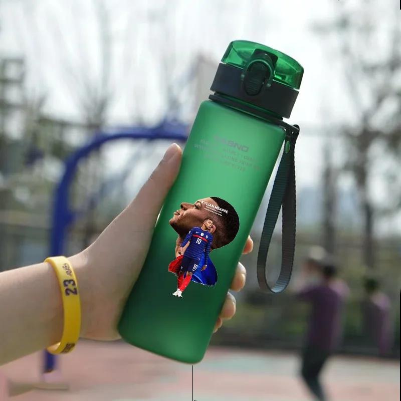 Esportes ao ar livre portáteis Flip Cover Beber Garrafa, Futebol Futebol Estrela Copa da água, Lionel Messi Neymar Coffee Cup, presente das crianças, 560ml - Image 1