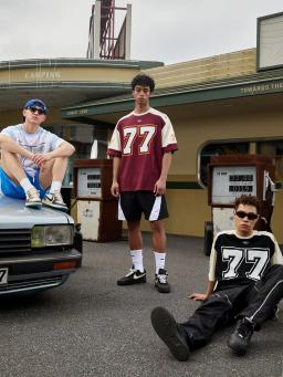 Retro americano V-Neck Futebol Jersey, Stylish Street Patchwork, Jersey Esportes, Estilo Harajuku, Hip Hop Basquete T-Shirt - Image 5
