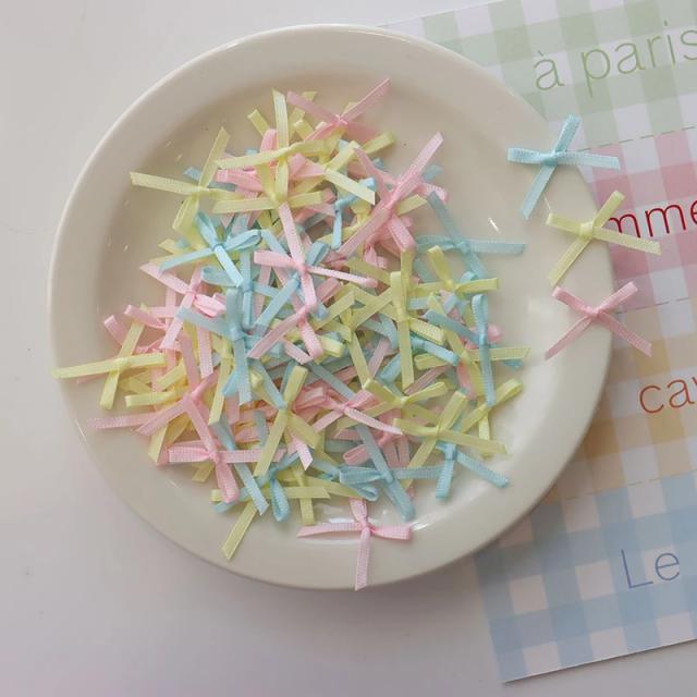 Mini fitas de cetim para artesanato DIY e decoração - 100 peças de laços para costura, grampo de cabelo e presentes