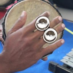 Percussão Finger Bell, Metal mão Bell, Shaker Castanholas chocalhos para Conga Drum Cajon Drum - Image 3