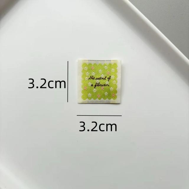 Roupa Artesanal com Etiqueta Têxtil Local para Costura DIY
