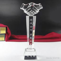 Personalizado gravado cristal troféu, Handshake modelagem para ganhar, competição reunião anual, excelente prêmio, 1pc - Image 3