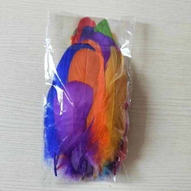 Acessório DIY: Apanhador de Sonhos com Material Tingido Natural e Longas Penas de Ganso