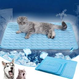 Esteira refrescante para cães e gatos, almofada de verão cobertor de seda gelo, sofá, cama respirável, lavável para cães pequenos e grandes - Image 1