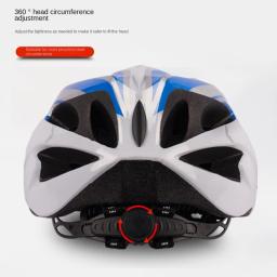 Capacete de ciclismo leve com forro de conforto para homens e mulheres, ajustável, proteção de cabeça, segurança de equitação, bicicleta, MTB, oco, novo - Image 3