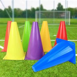 Cones resistentes à pressão do treinamento do futebol, 10pcs, 23cm, acessórios dos esportes, 5 cores, para exterior, futebol, basquetebol - Image 1