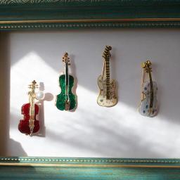Clássico instrumentos musicais broches guitarra violino violoncelo piano pinos para mulheres menina crianças colar broche boné mochila terno pino - Image 4
